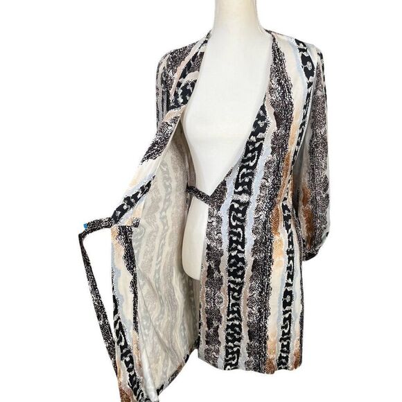 Diane Von Furstenberg Sigourney Wrap Dress 100% Silk Animal Print Size 4 - Picture 4 of 9